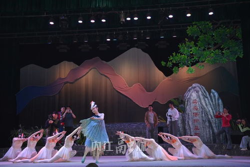 好戲連臺 內(nèi)江市大型原創(chuàng)現(xiàn)代川劇 鳳鳴山傳奇 持續(xù)免費上演